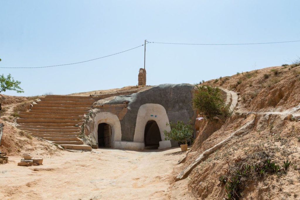 maison troglodyte France